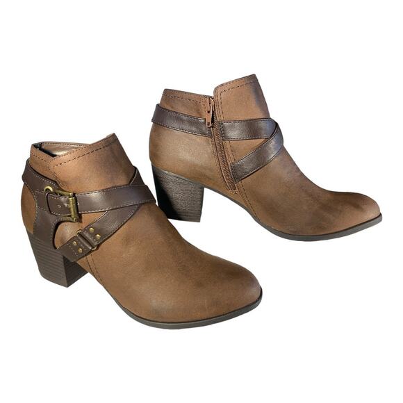 Indigo Rd. Women's Sable Ankle High Brown Faux Leather Boots 10 - Picture 3 of 8